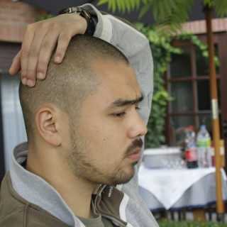 Yves-Min-Ho Vloebergs photo