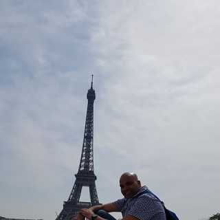 Ashley Fernandes photo