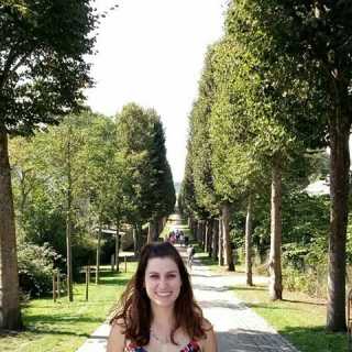 Priscila Portugal photo