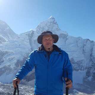 Александр Бондарь