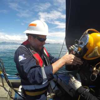 Jonathan Jones photo