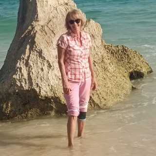 Bogi Szaszkó Bogár photo