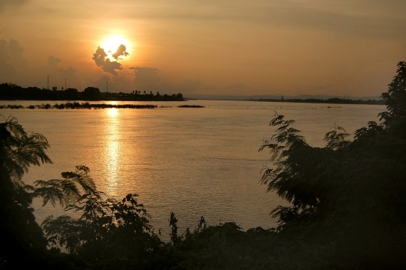 закат над Меконгом