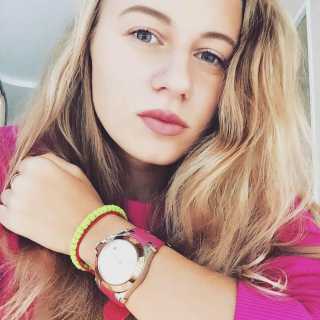 Yulia Lartseva photo