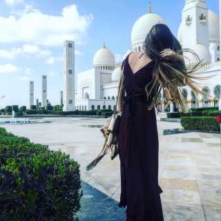 Viktorija Hiznaka photo