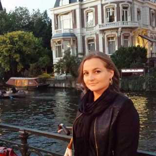 Ania Starzhinskaya photo