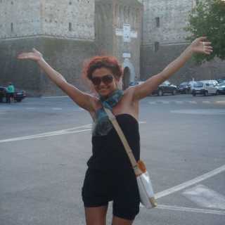 Juliya Surinova photo