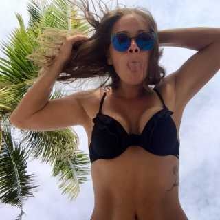 Anna Zharikova photo