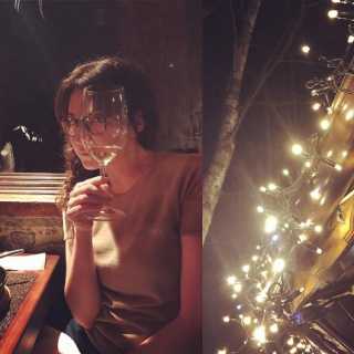 Alyona Muzychenko photo