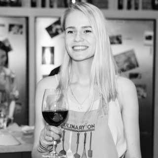 Anastasia Emelkina photo