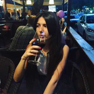 Veronika Leonchikova photo