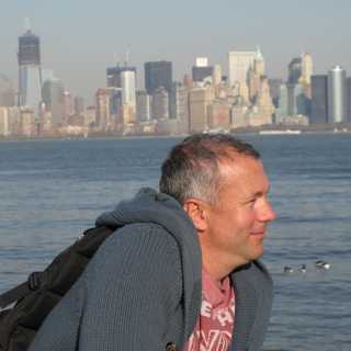 Олег Момат photo