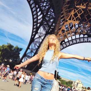 Ksenia Lomakina photo