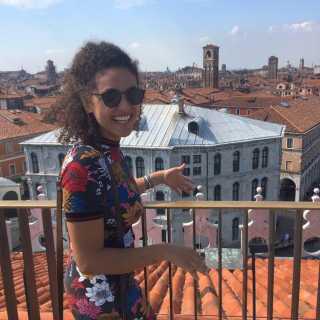 Mariana Santos photo