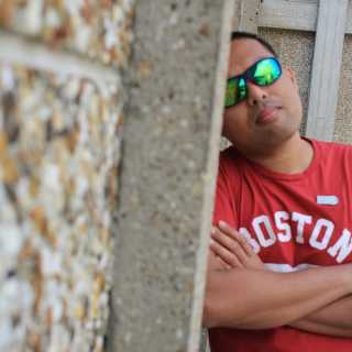 Karl-X-tian-Acain Kaloi photo