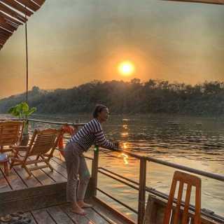 Meutia Savitri photo