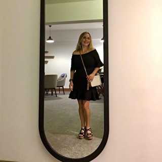 Trish Vellucci-Davies photo