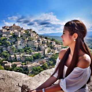 Ticha Suppermsathien photo