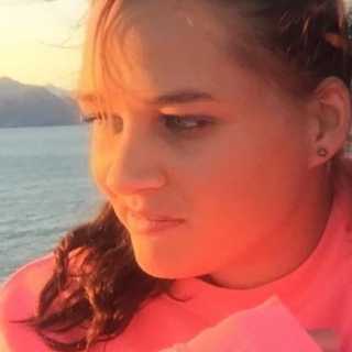 Charlen Louwrens photo