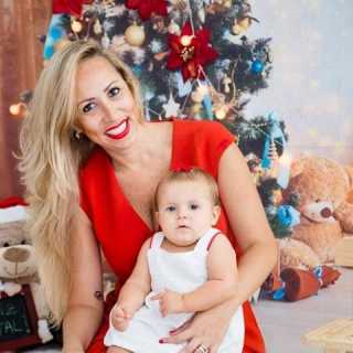 Gabriela Decanine photo