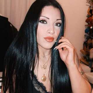 AnastasiaNicolaou avatar