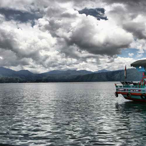Lake Toba photo