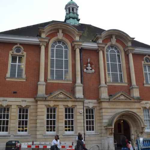 Walthamstow Central Library photo