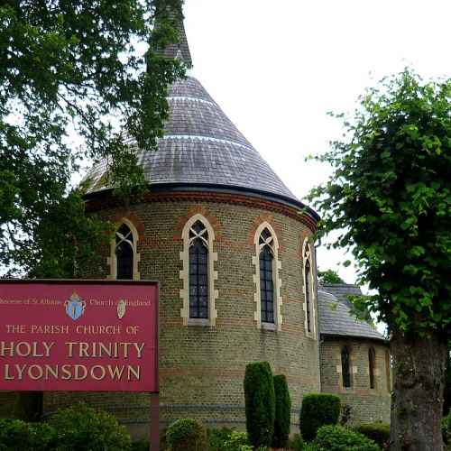 Holy Trinity, Lyonsdown photo