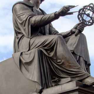 Памятник Николаю Копернику photo