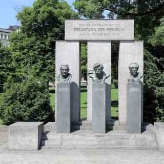 Denkmal der Republik photo