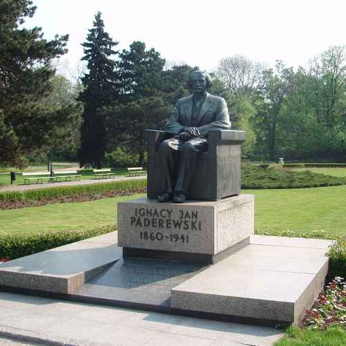 Pomnik Paderewskiego photo