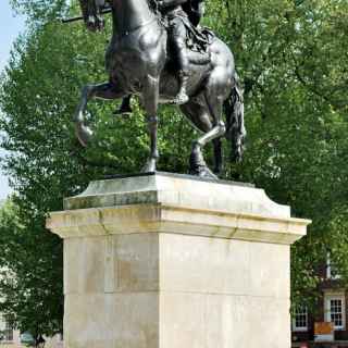 Equestrian Statue of William III
