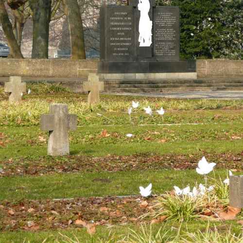 Ehrenfriedhof am Maschsee-Nordufer photo