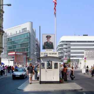 Checkpoint Charlie photo