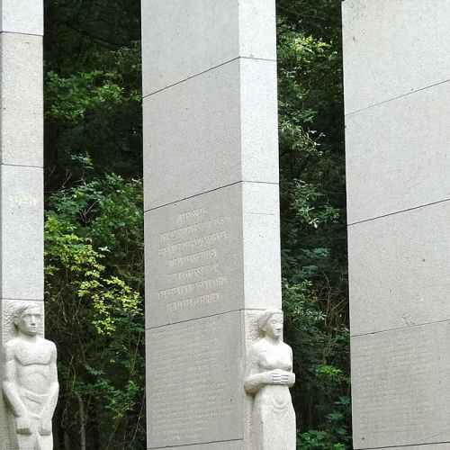 Provinciaal Verzetsmonument Overijssel photo