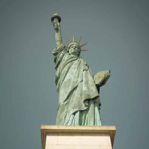 Статуя Свободы в Париже photo