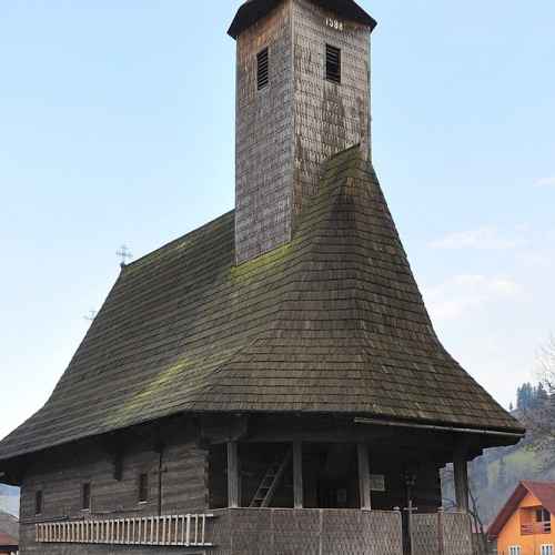 Biserica de lemn din Poienile de sub Munte photo