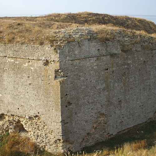 Руины Перекопской крепости photo