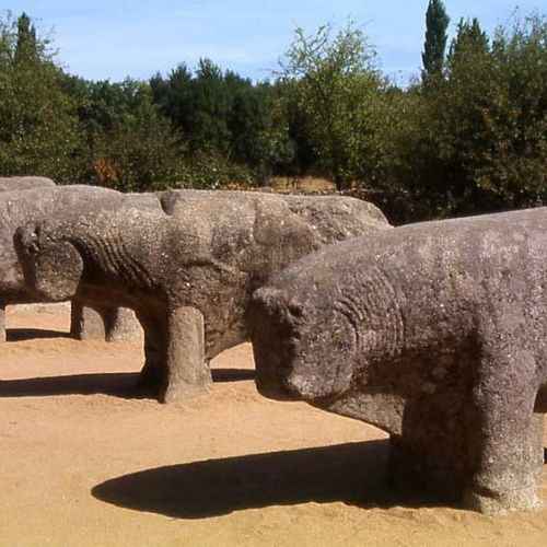 Toros de Guisando photo