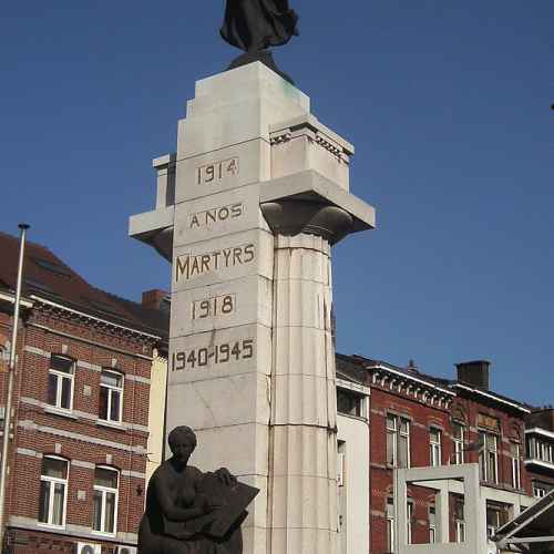 Monument aux Martyrs photo