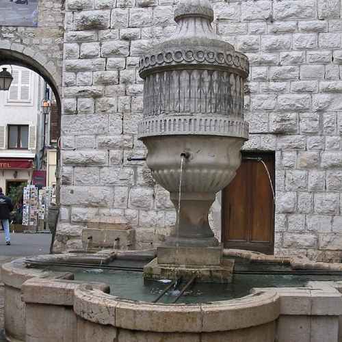 Fontaine du Peyra