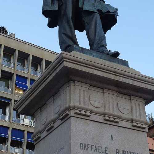 Statua di Raffaele Rubattino