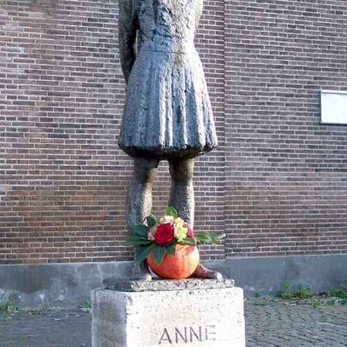 Anne Frank photo