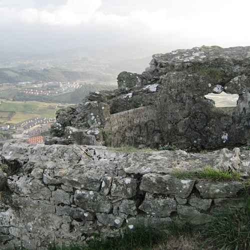 Castillo de Pedraja photo