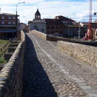 Puente del Paso Honroso photo