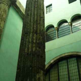 Римские колонны 1в. н.э. photo