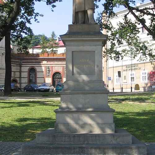 Pomnik Adama Mickiewicza photo