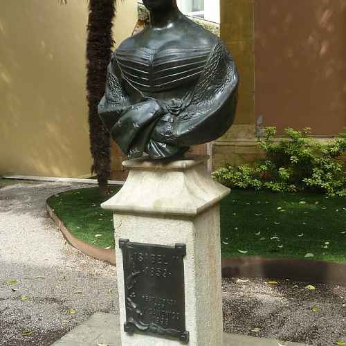 Busto Isabel II photo