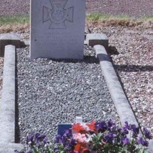 Grave of S/L Ian W. Bazalgette VC, DFC photo
