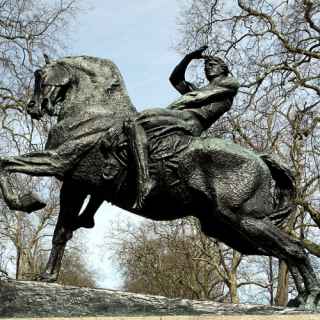 Equestrian statue "Physical Energy